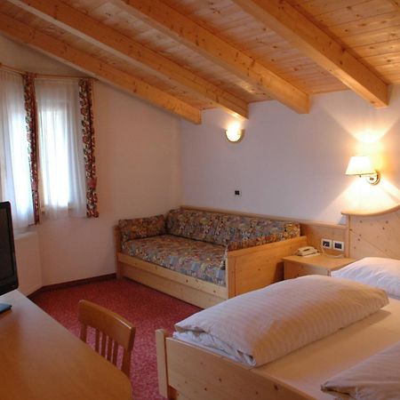 Hotel Falzares San Cassiano  Exteriör bild