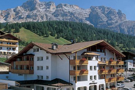 Hotel Falzares San Cassiano  Exteriör bild
