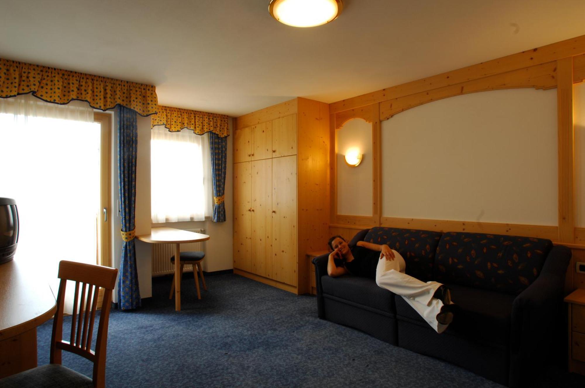 Hotel Falzares San Cassiano  Exteriör bild