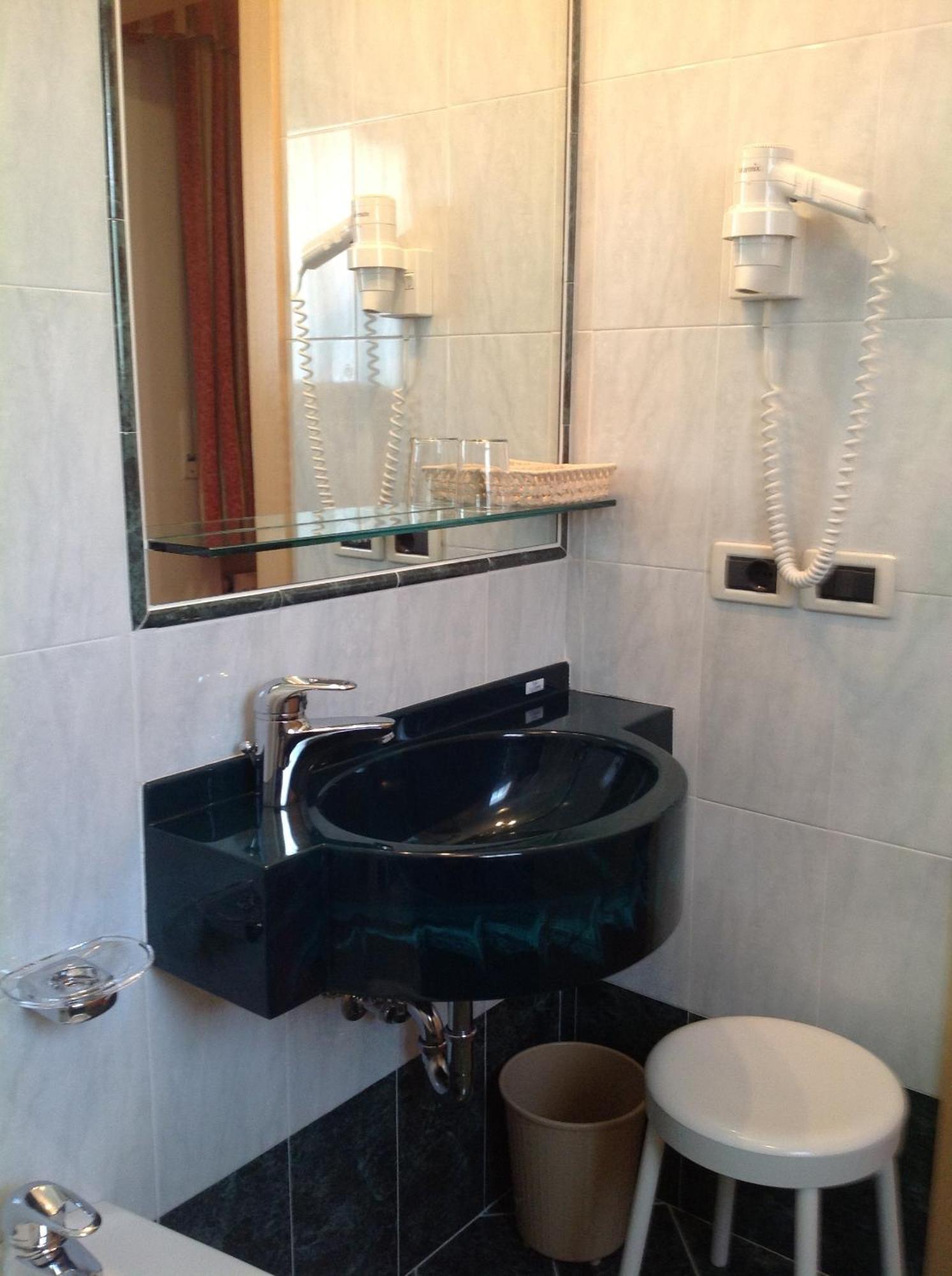 Hotel Falzares San Cassiano  Rum bild